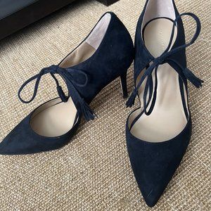 Ann Taylor Adelaide Suede Navy Blue Tassel Pump – Size 8 (NWB)